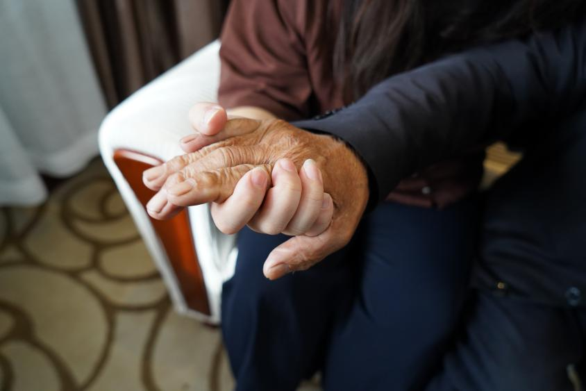 黄大发的手苍劲、有力